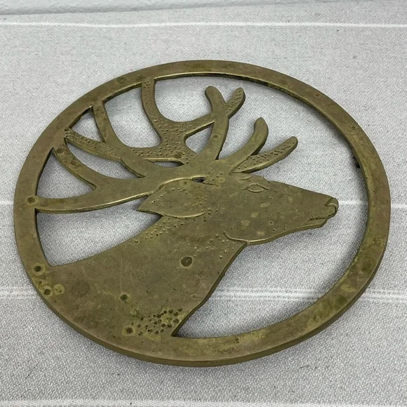 7” Round Solid Brass Stand With Deer Head. - Picture 5 of 8